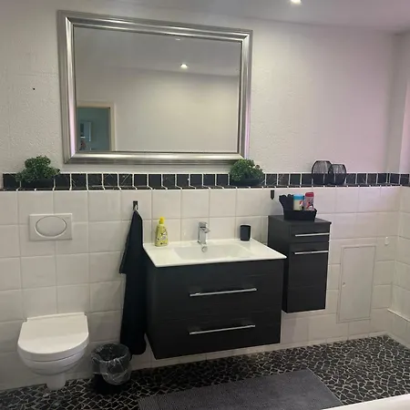 Apartment Sehr Grosse Naehe Duesseldorf, Flughafen Und Messe Duisburg