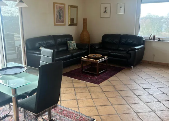 Sehr Grosse Naehe Duesseldorf, Flughafen Und Messe *