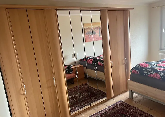 Sehr Grosse Naehe Duesseldorf, Flughafen Und Messe Duisburg